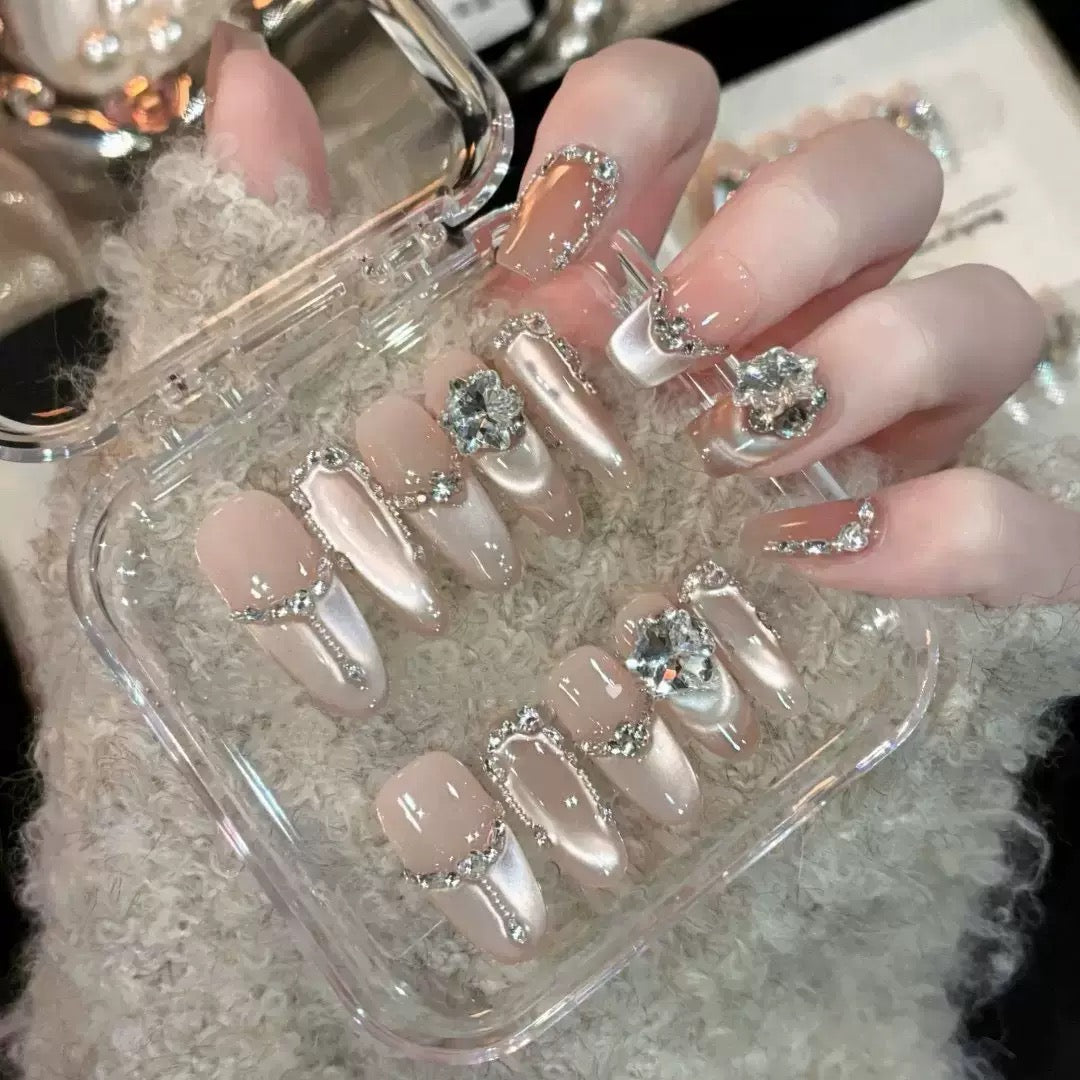 Handmade press-on nails, reusable.