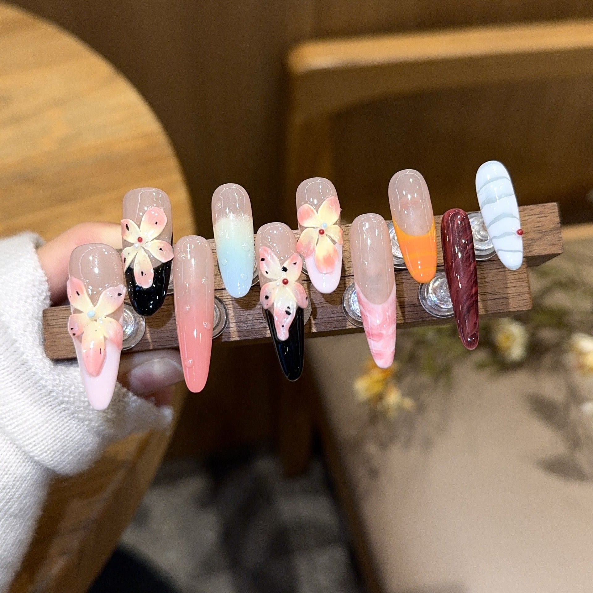 Handmade press-on nails, reusable.