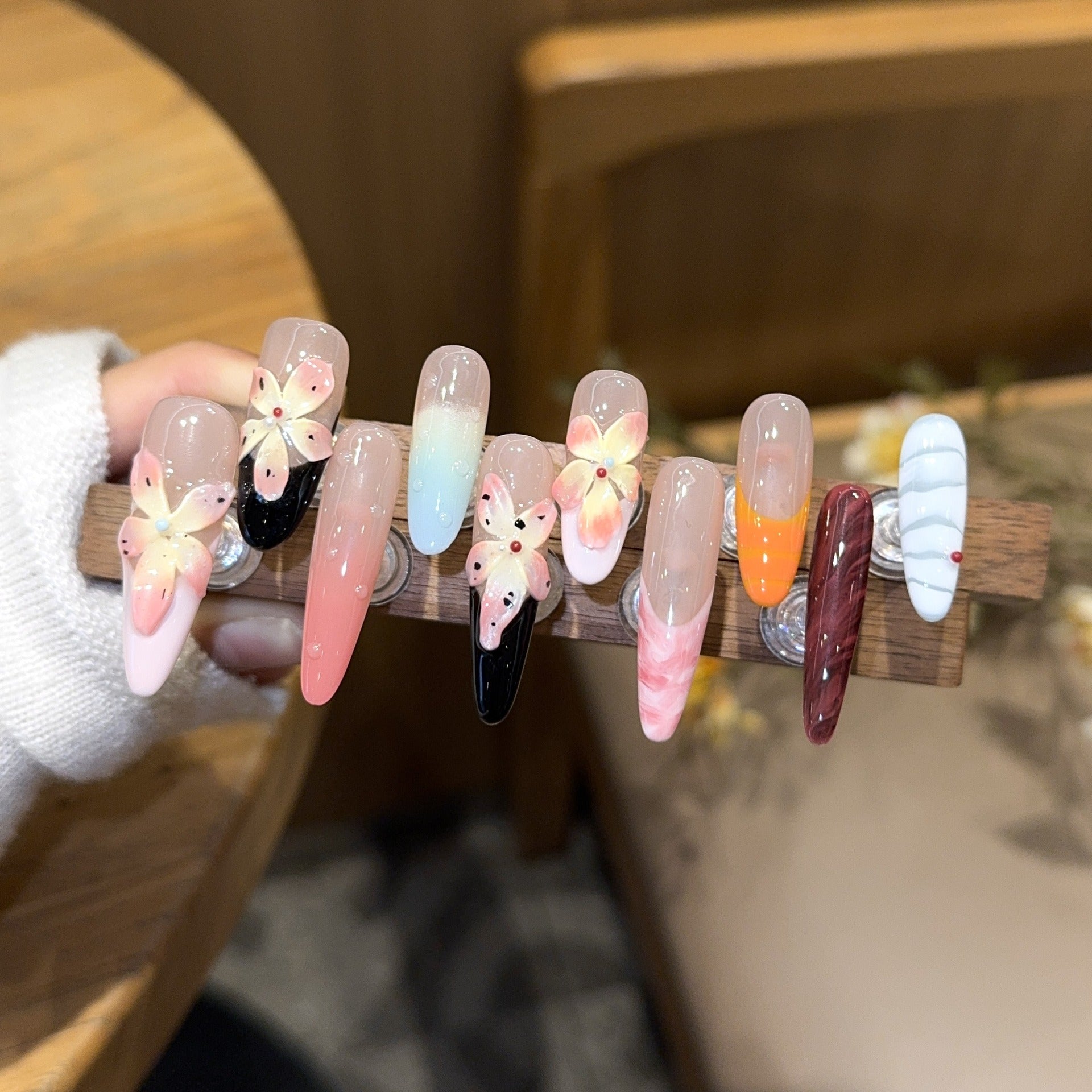Handmade press-on nails, reusable.