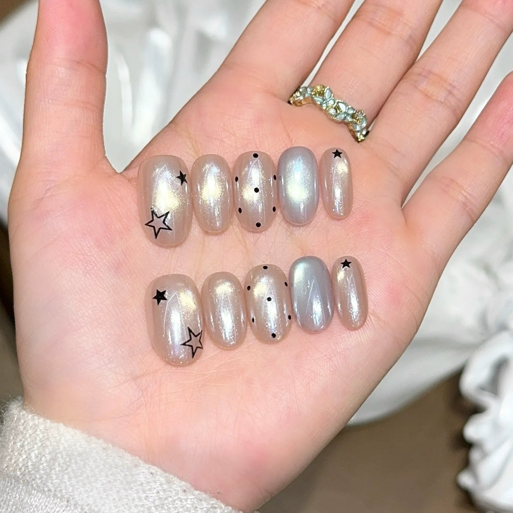 Handmade press-on nails, reusable.