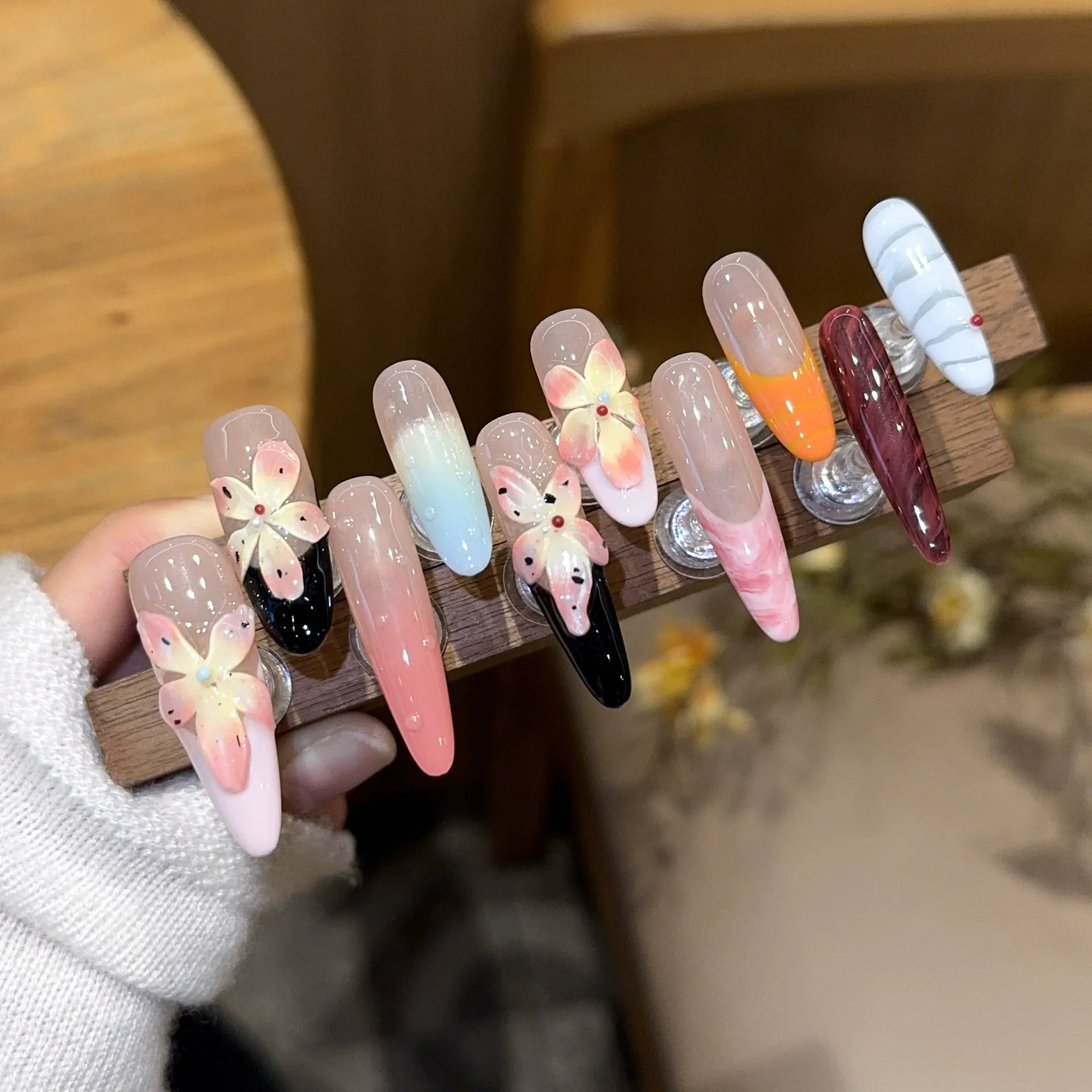 Handmade press-on nails, reusable.