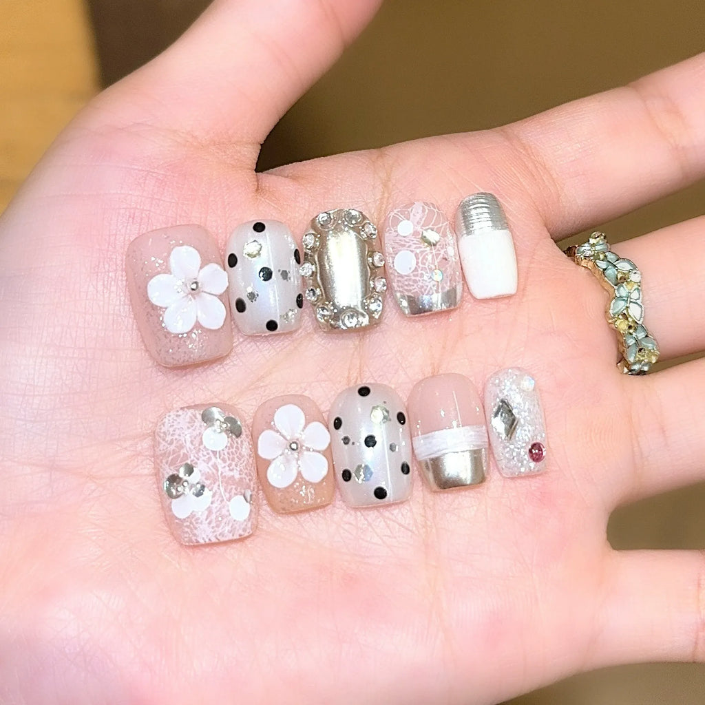 Handmade press-on nails, reusable.