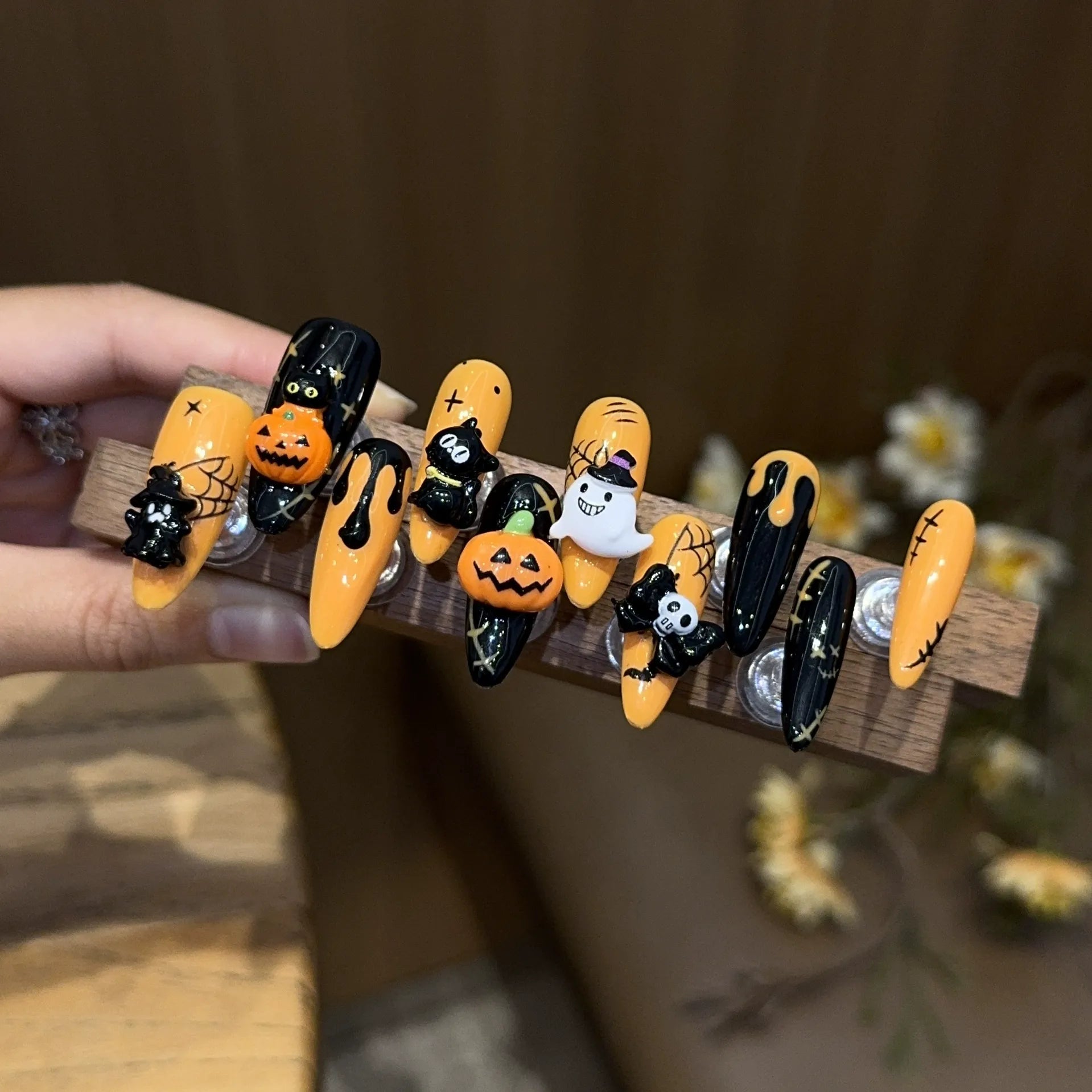 Handmade press-on nails, reusable.