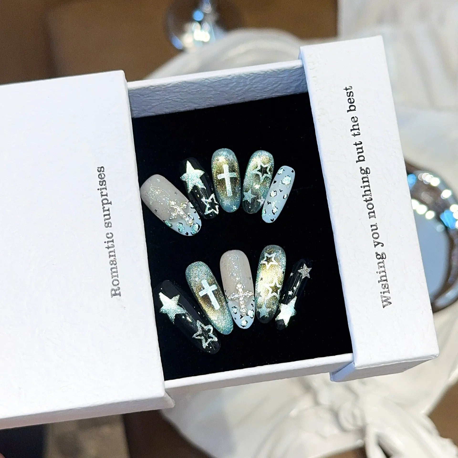 Handmade press-on nails, reusable.