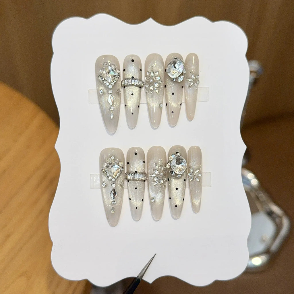 Handmade press-on nails, reusable.