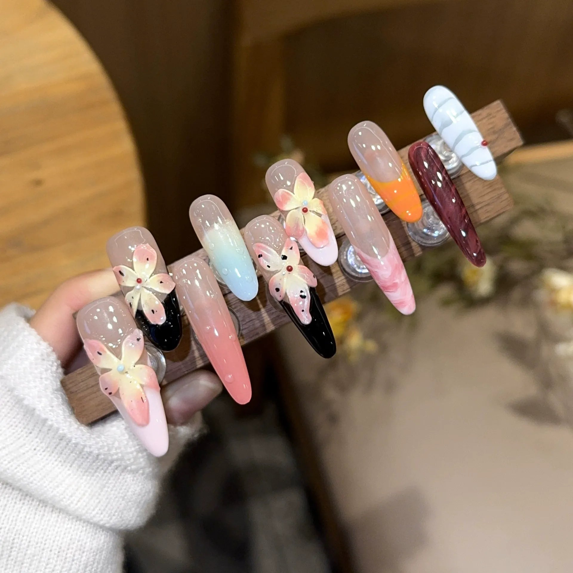 Handmade press-on nails, reusable.