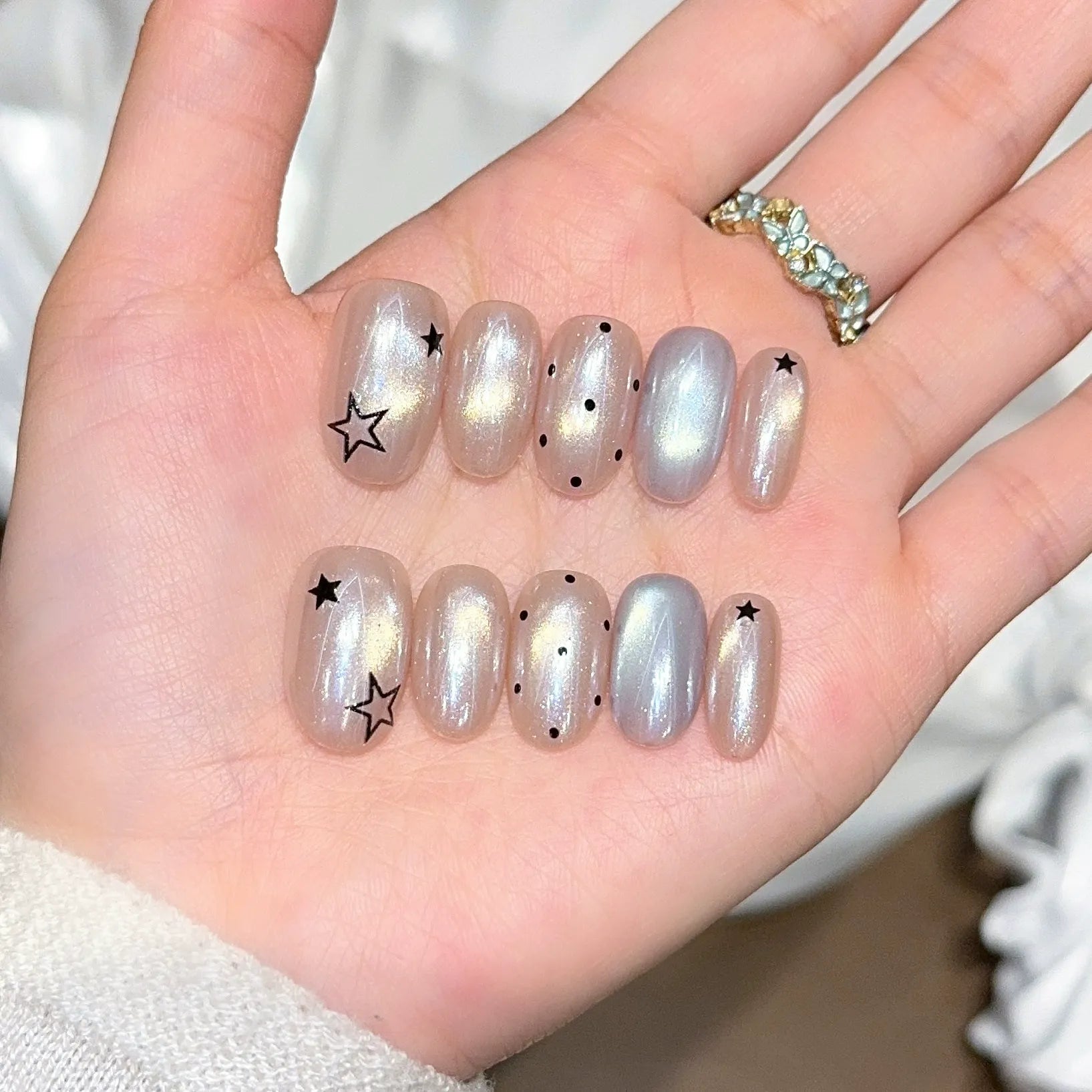 Handmade press-on nails, reusable.
