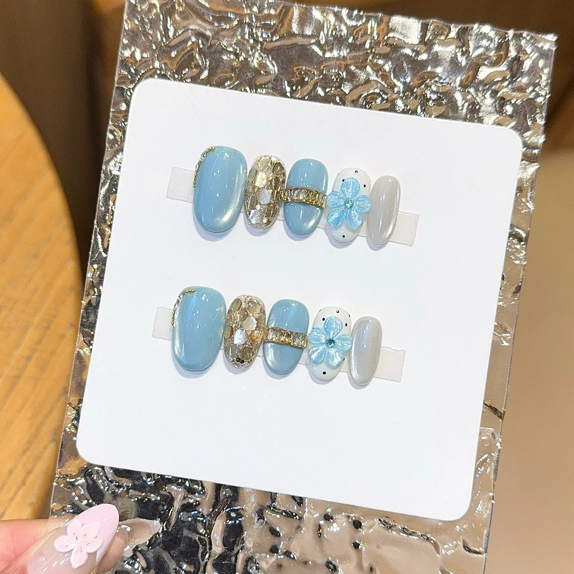 Handmade press-on nails, reusable.