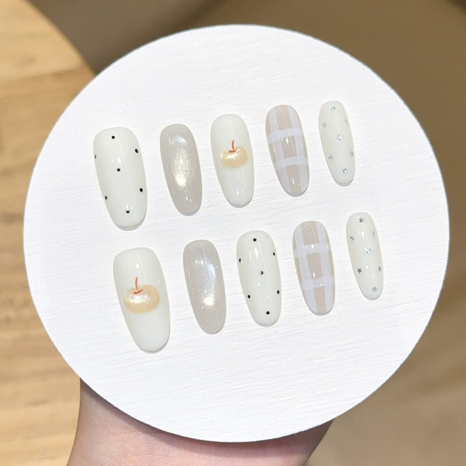 Handmade press-on nails, reusable.