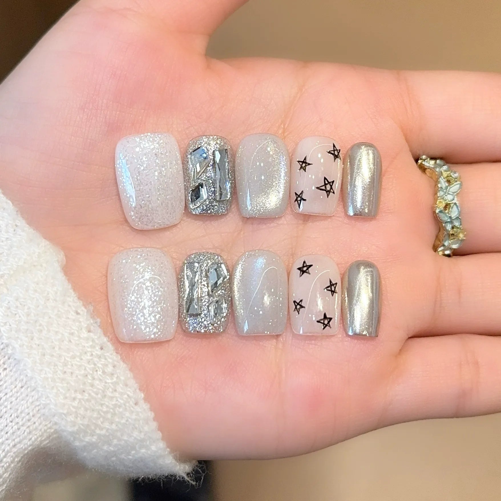 Handmade press-on nails, reusable.