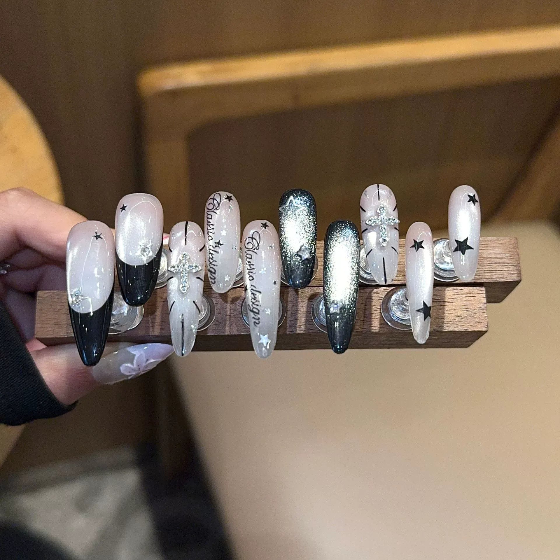 Handmade press-on nails, reusable.