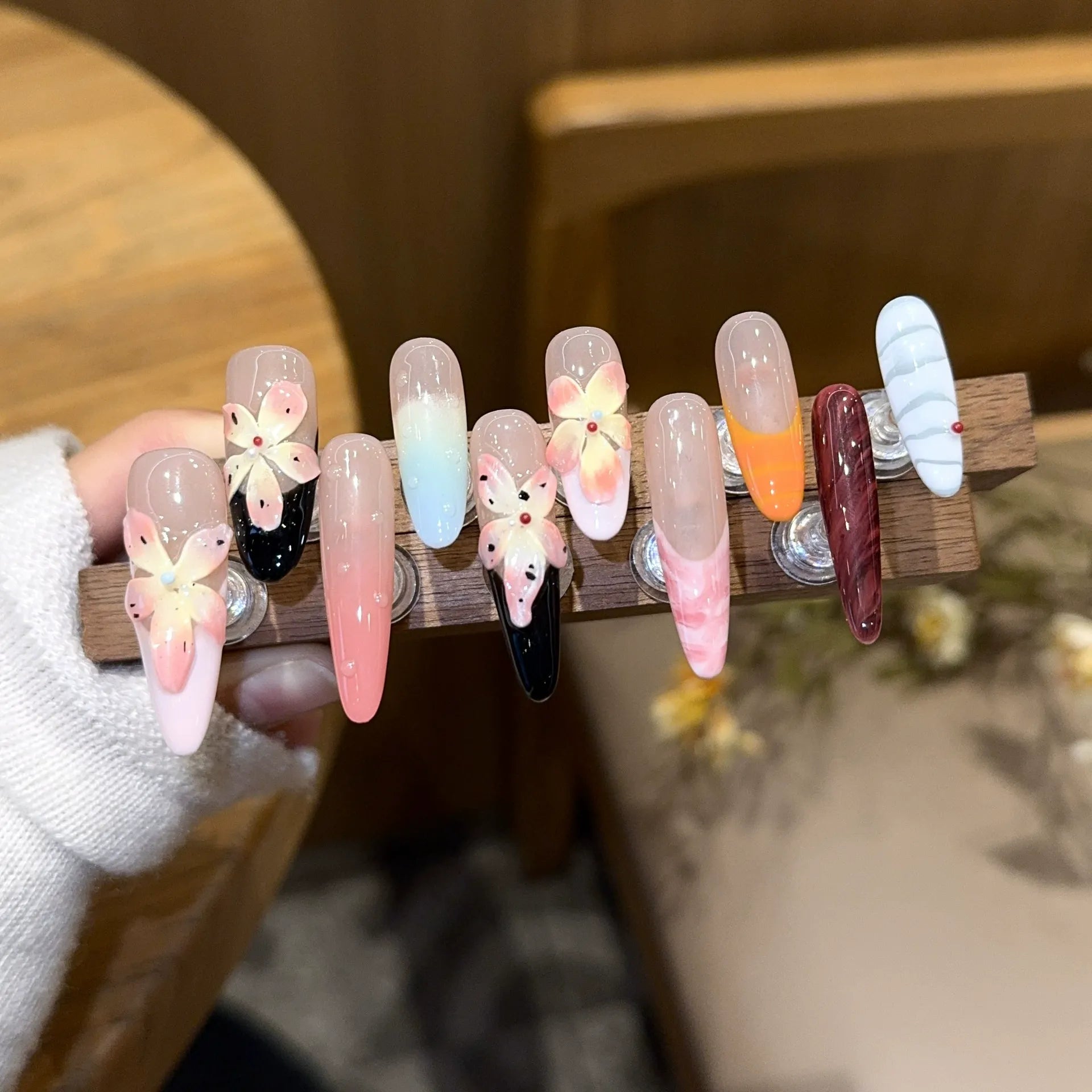 Handmade press-on nails, reusable.
