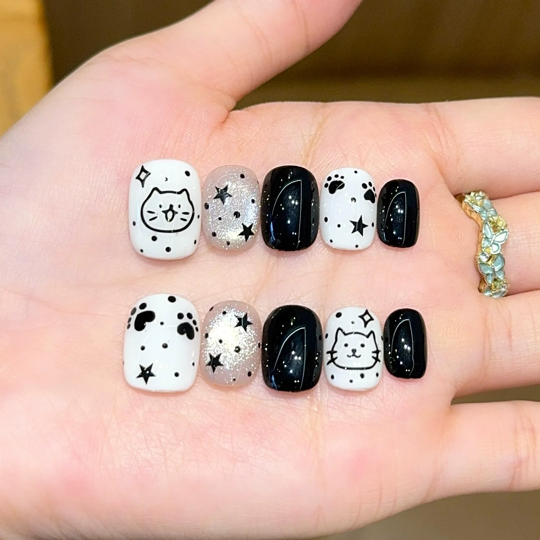 Handmade press-on nails, reusable.